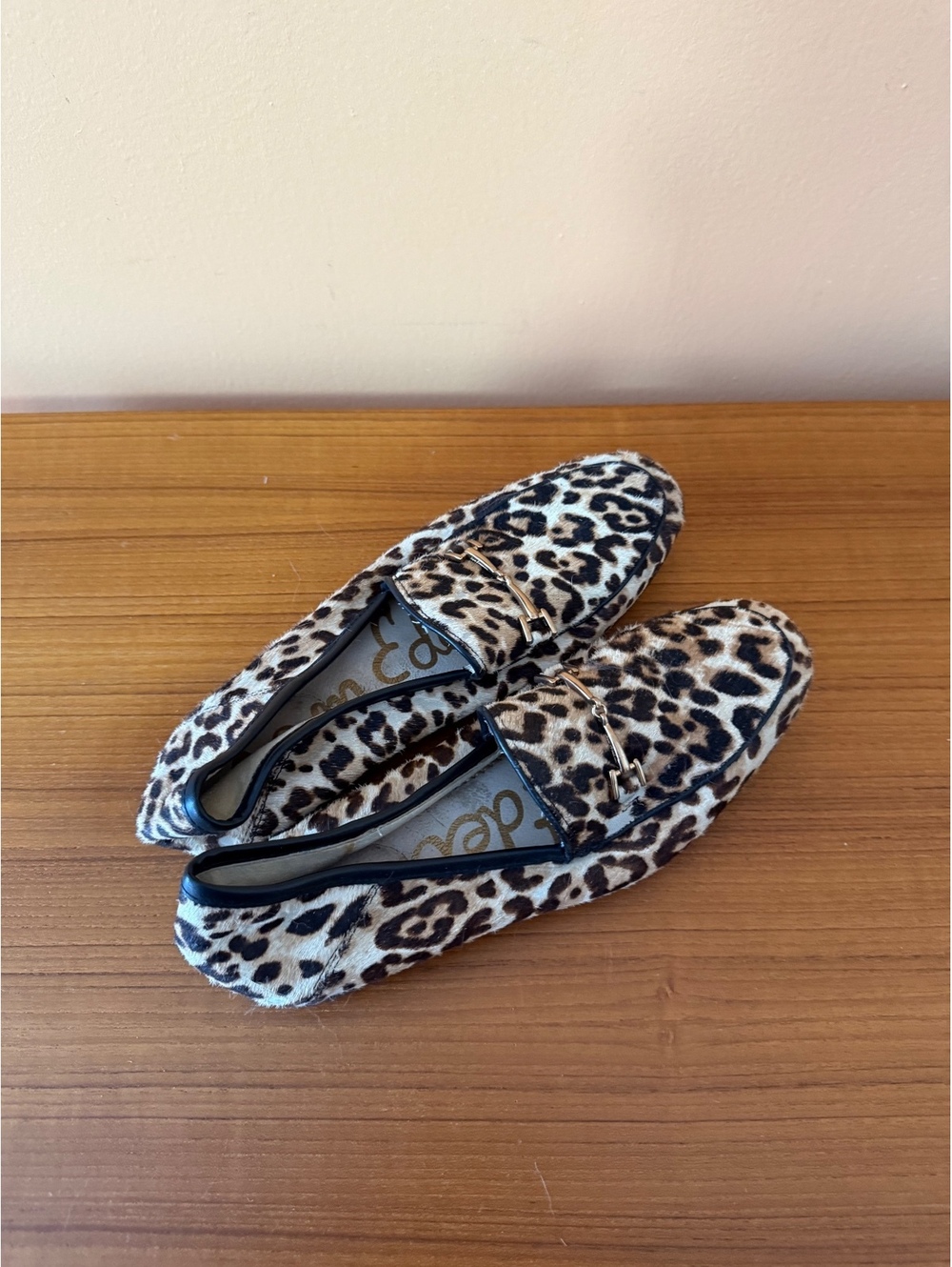 Size 6.5 Women's Sam Edelman Leopard Print Pointed Toe Loafers Slip On Flats
